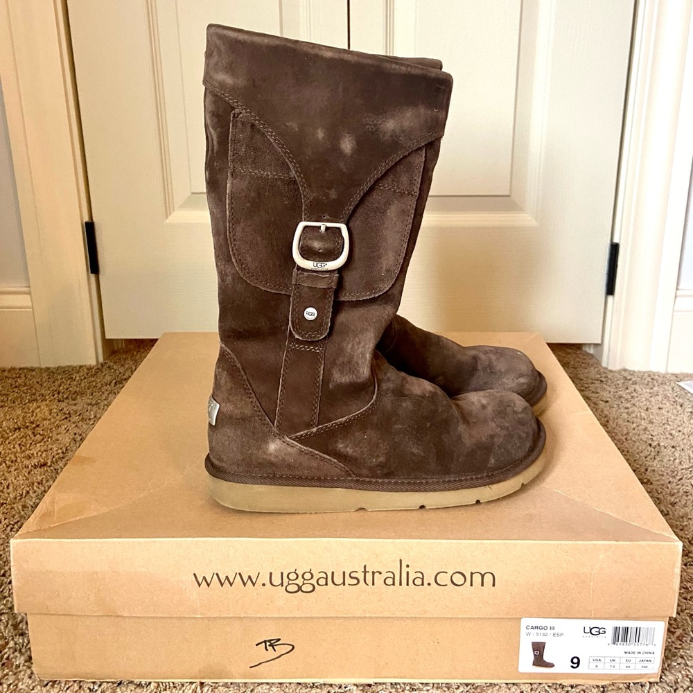 Brown UGG Sz 9 winter boots (Cargo III) in perfect condition, see bottoms.